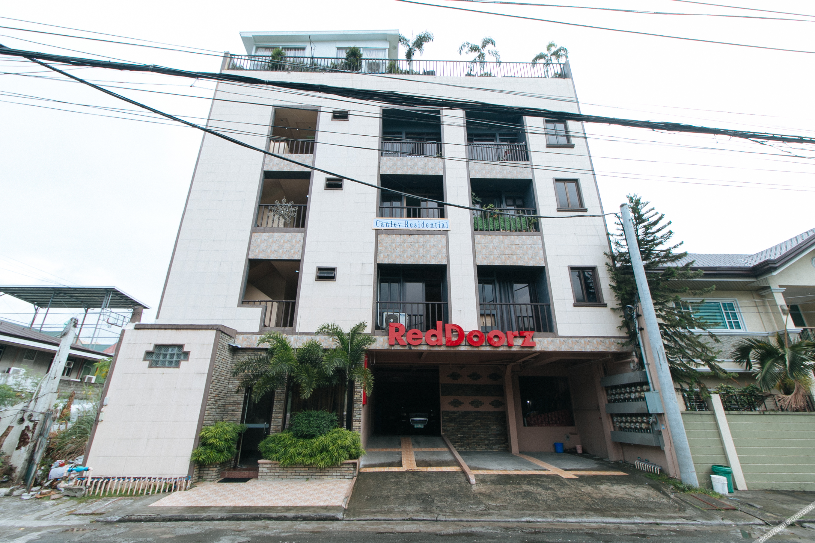 RedDoorz Plus @ Canley Residential 2*