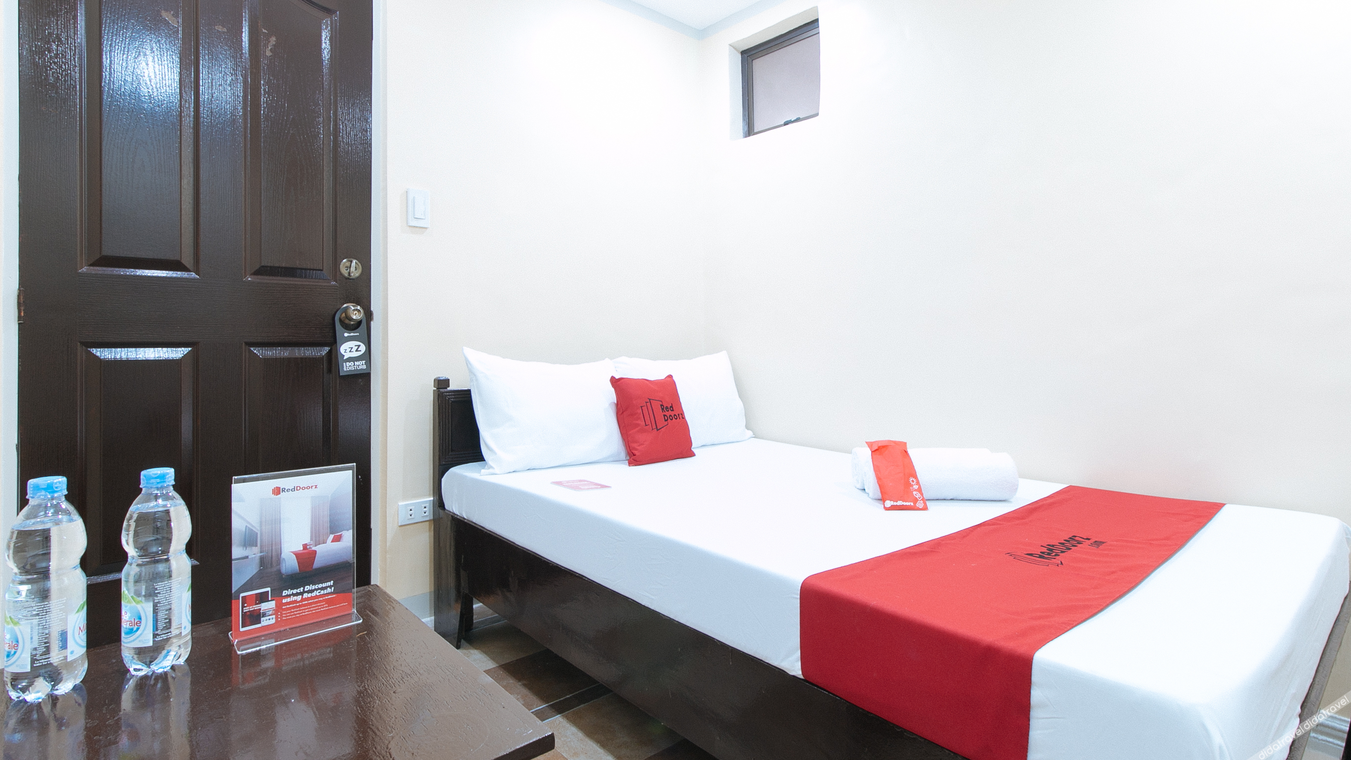 RedDoorz Plus @ Canley Residential 2*