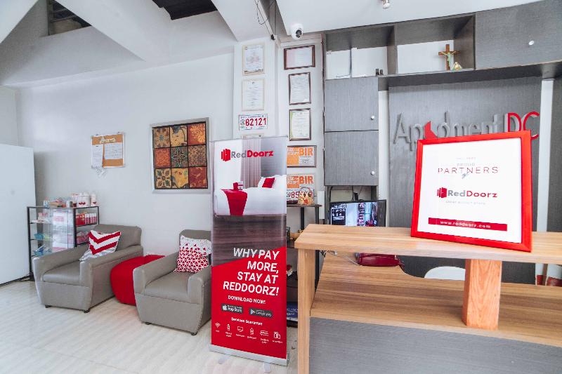 RedDoorz near G Mall Bajada Davao 2*