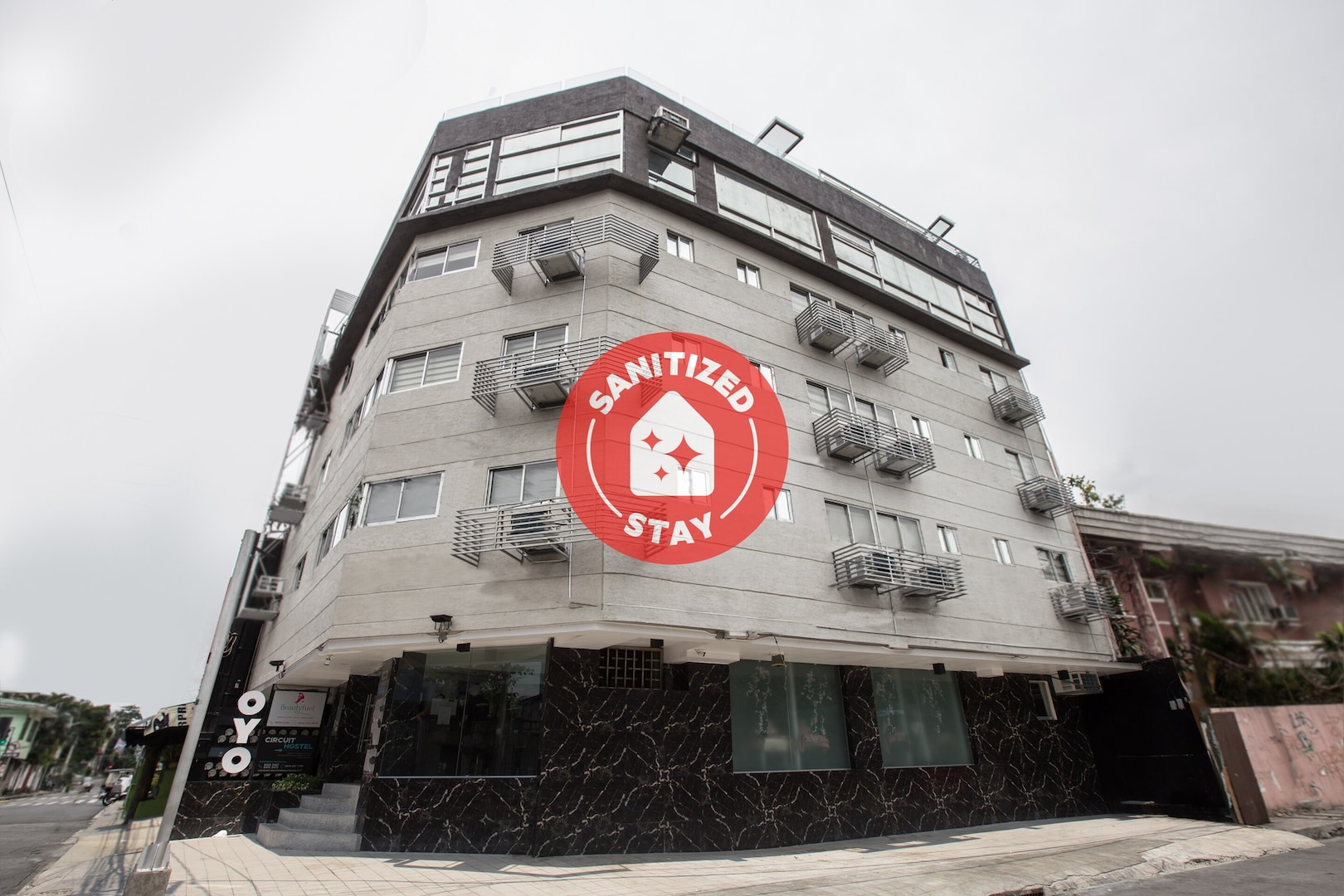 Circuit Hostel 2*