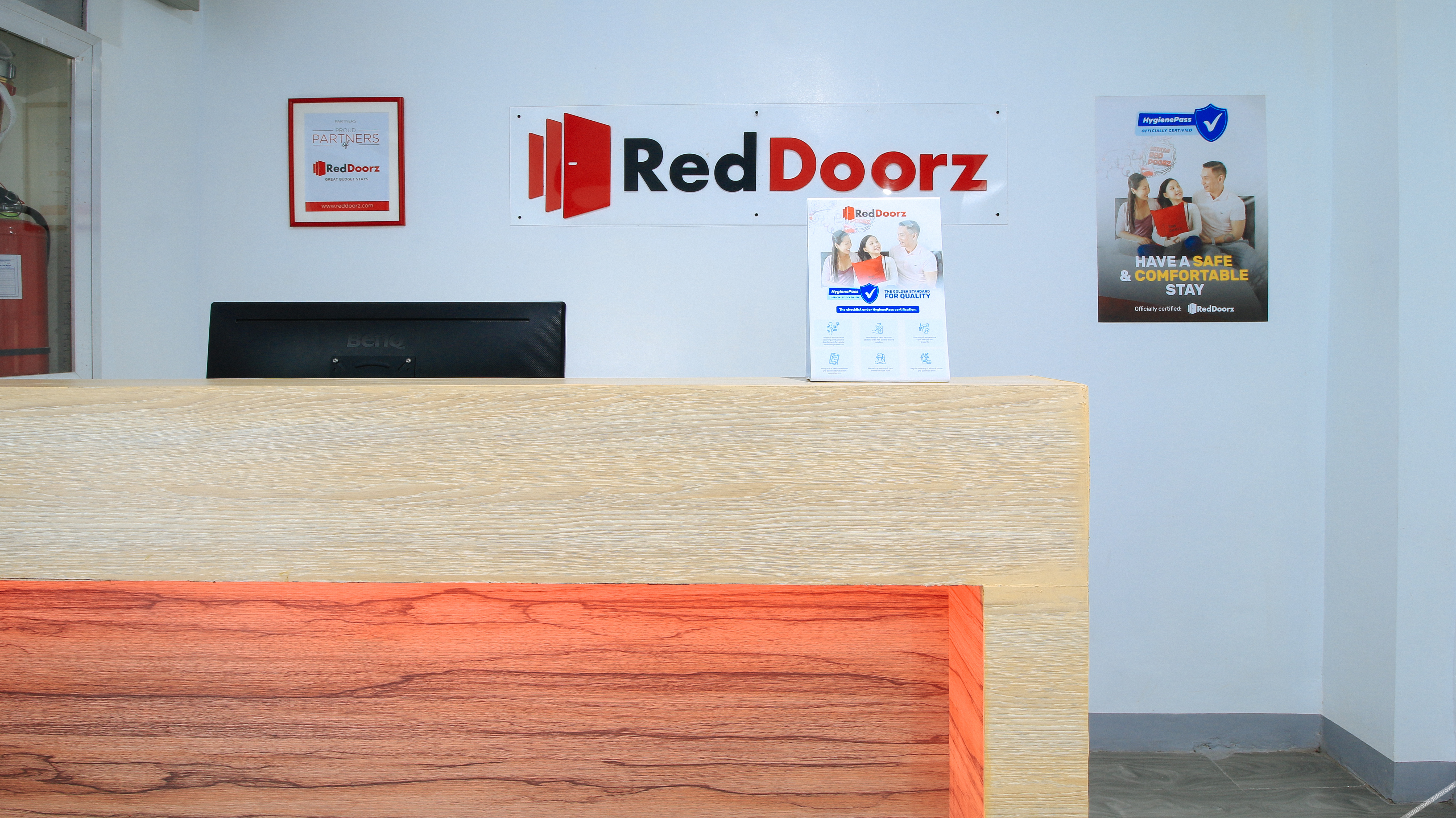 RedDoorz near Zobel Roxas St 1*