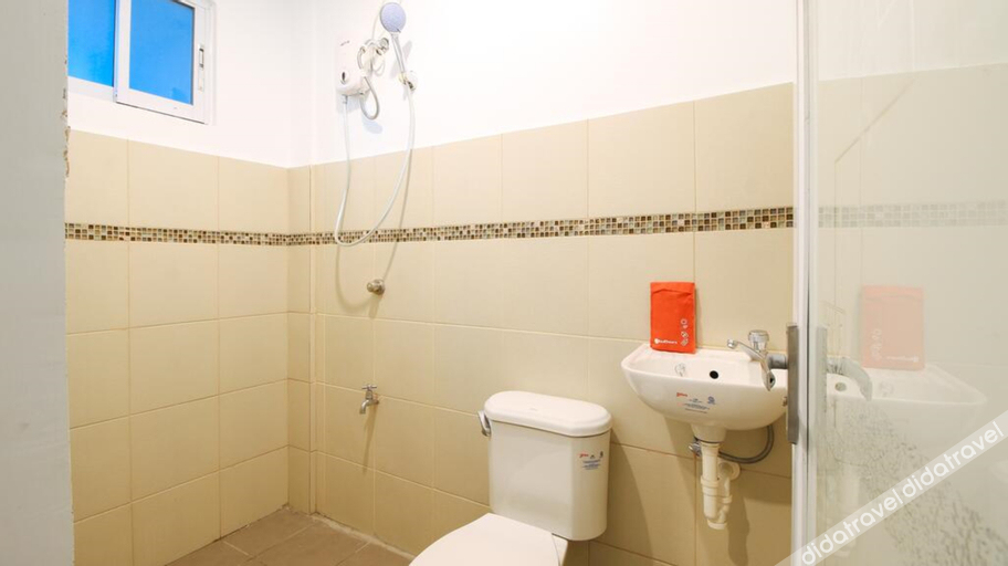 RedDoorz near Zobel Roxas St 1*