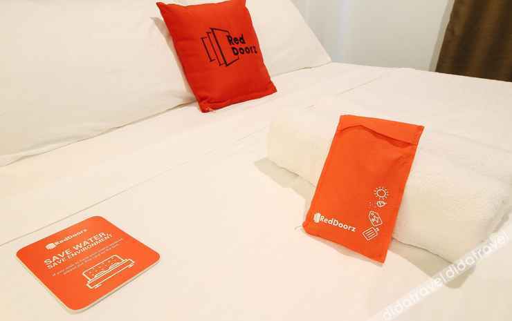 RedDoorz near Zobel Roxas St 1*