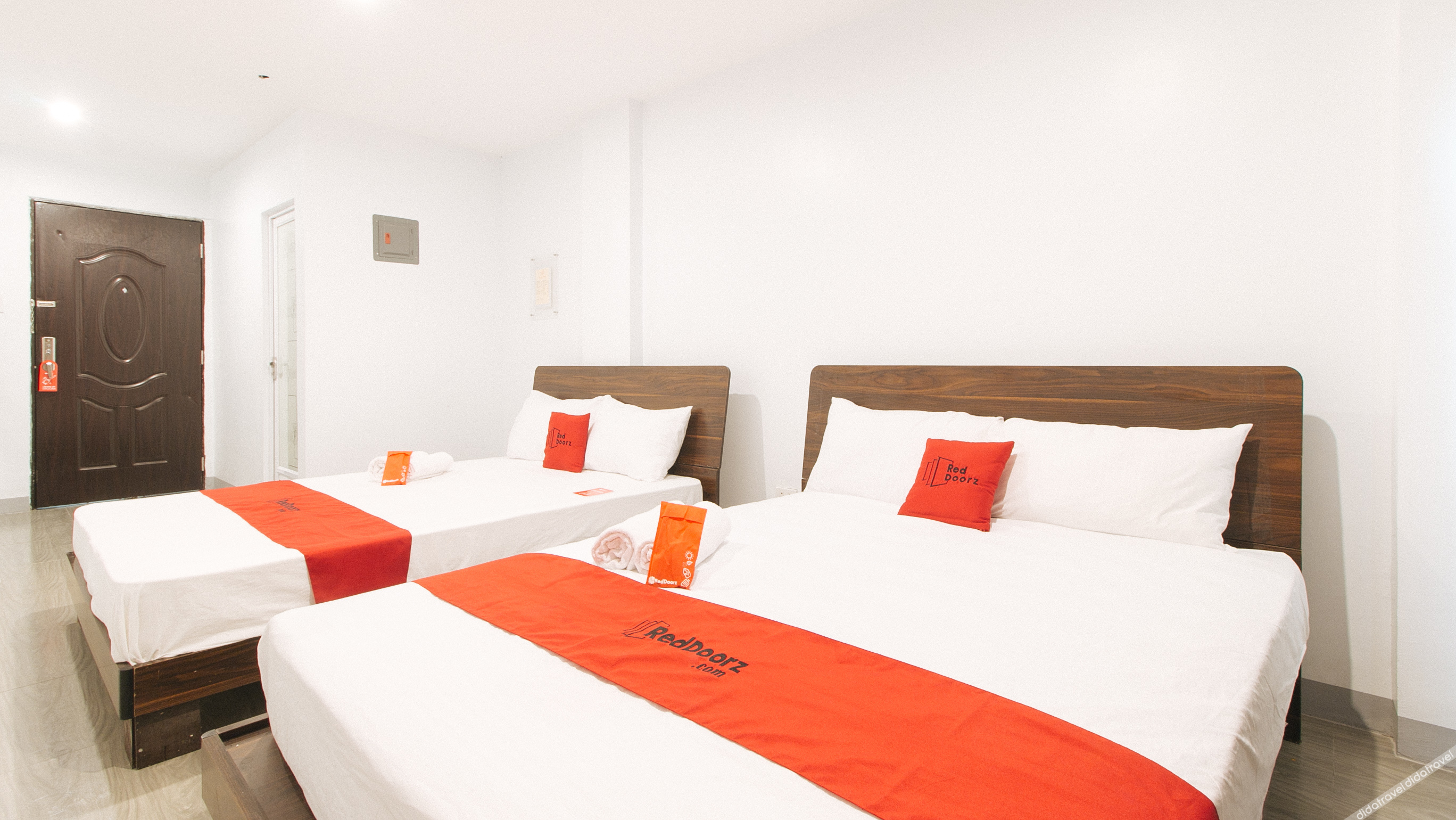 RedDoorz near Zobel Roxas St 1*