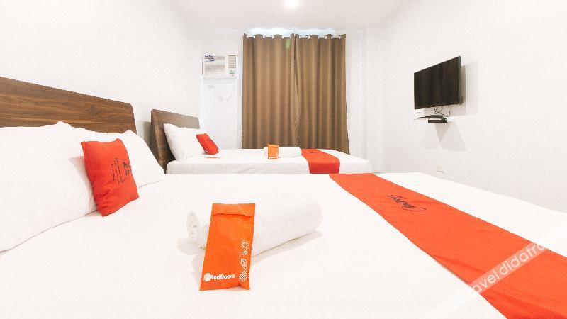 RedDoorz near Zobel Roxas St 1*