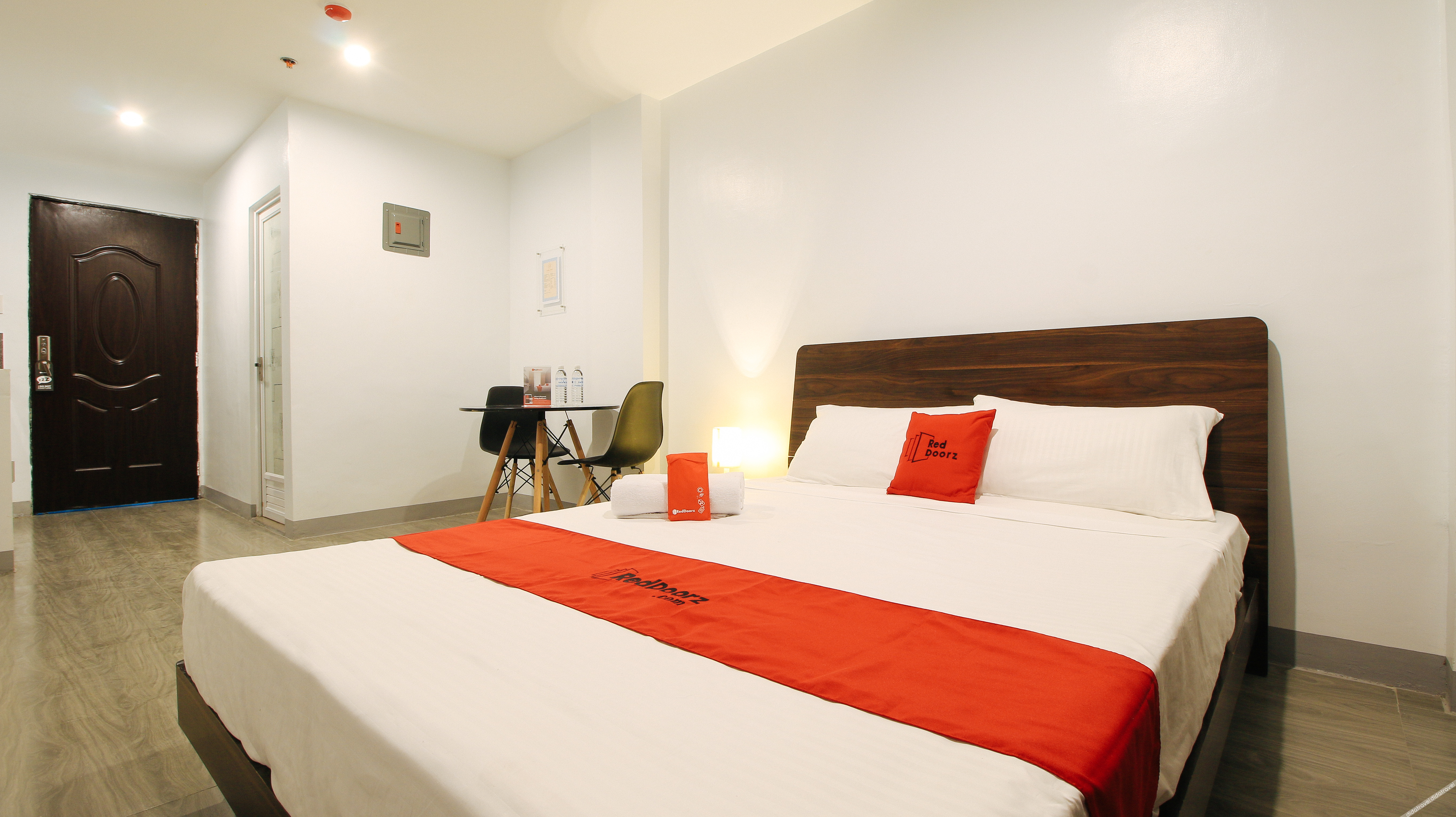 RedDoorz near Zobel Roxas St 1*
