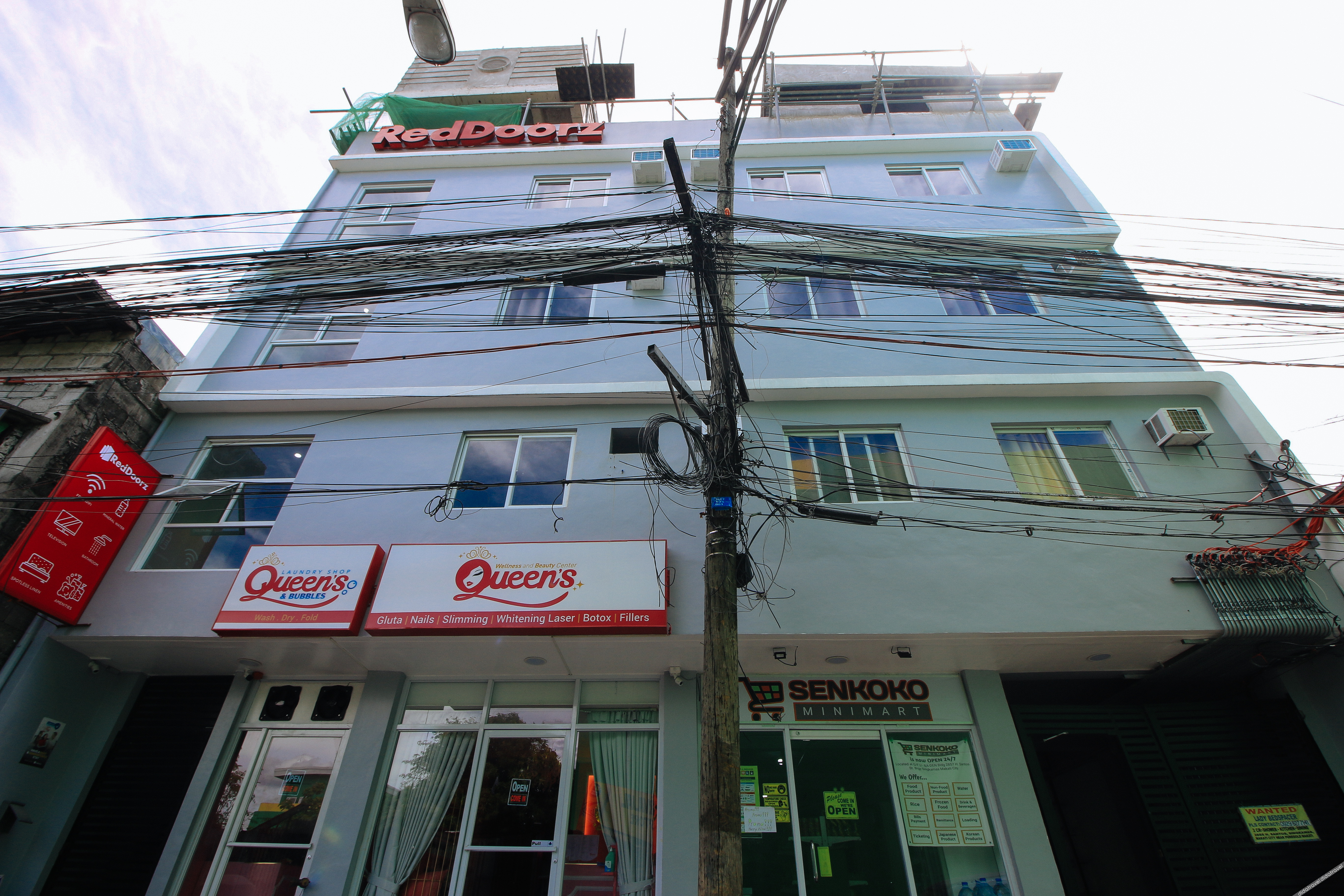 RedDoorz near Zobel Roxas St 1*