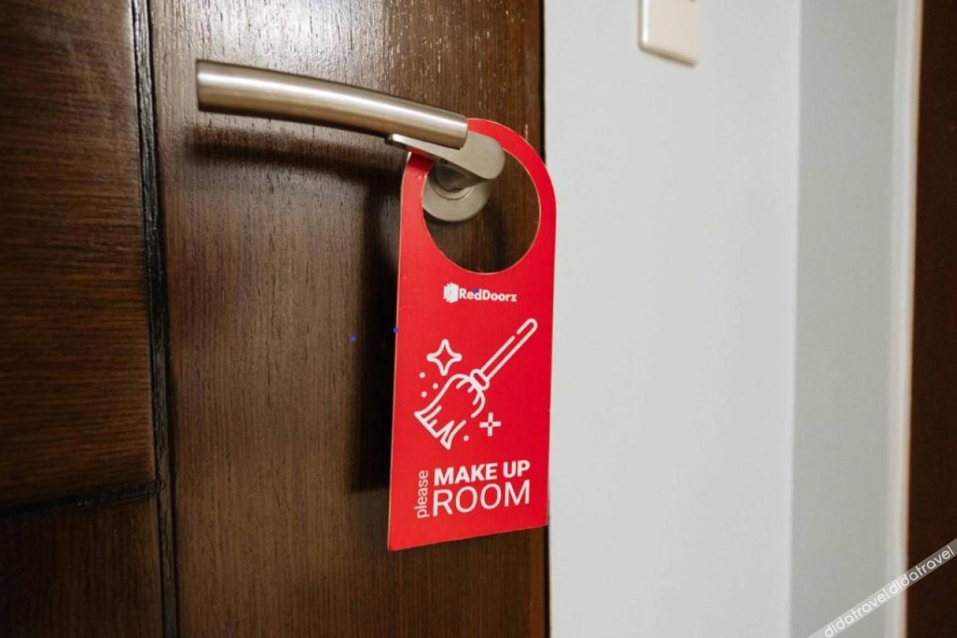 RedDoorz near Zobel Roxas St 1*