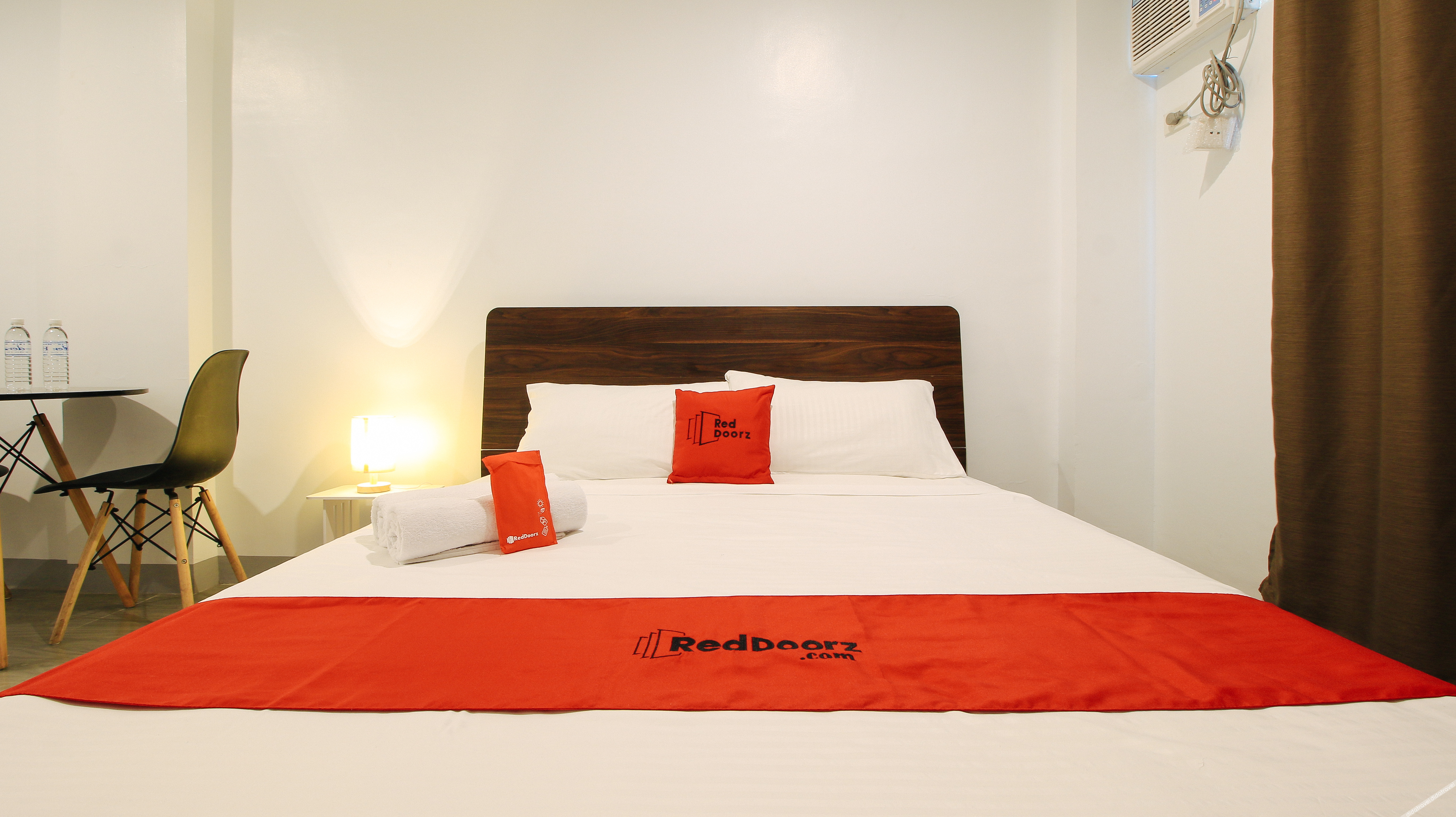 RedDoorz near Zobel Roxas St 1*