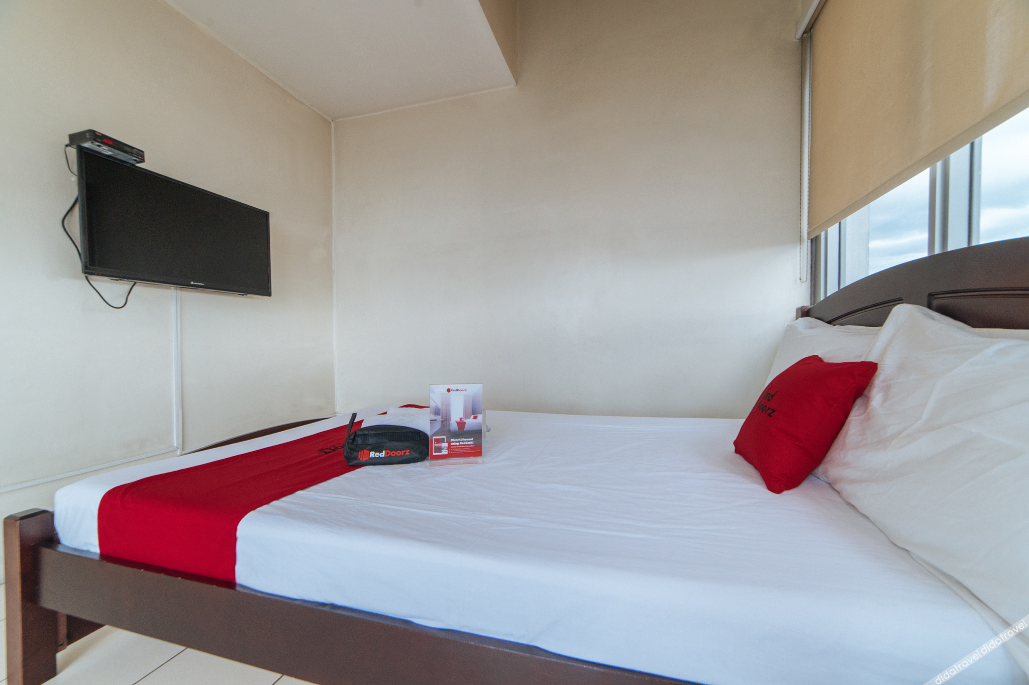 RedDoorz Plus @ E Rodriguez Corner Banawe 2*