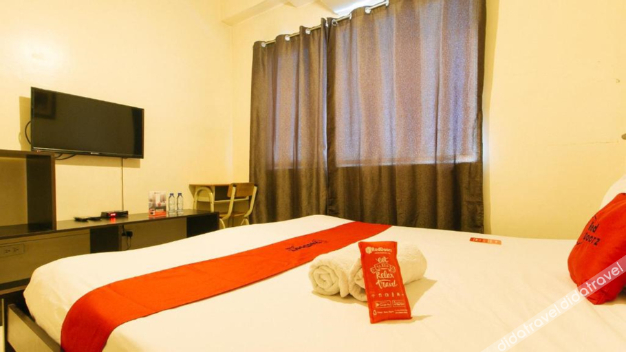 RedDoorz Plus @ E Rodriguez Corner Banawe 2*