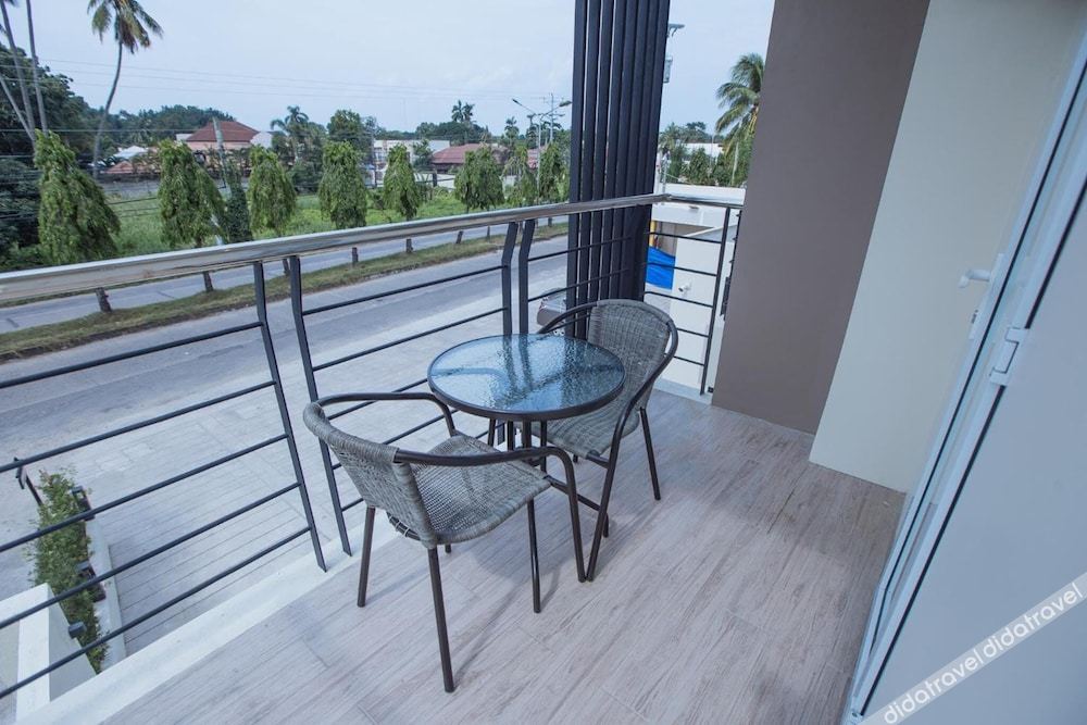 Rovira Suites 3*