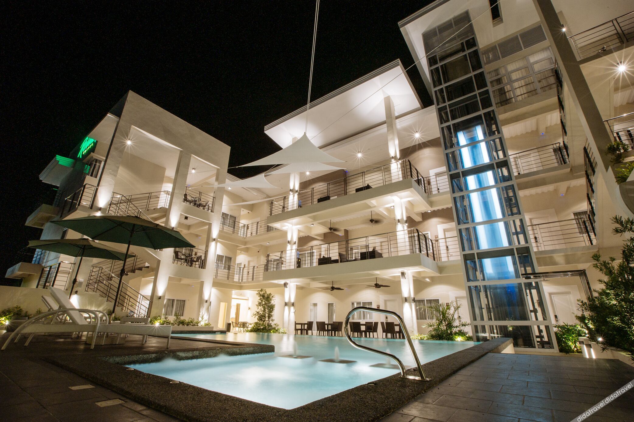 Rovira Suites 3*