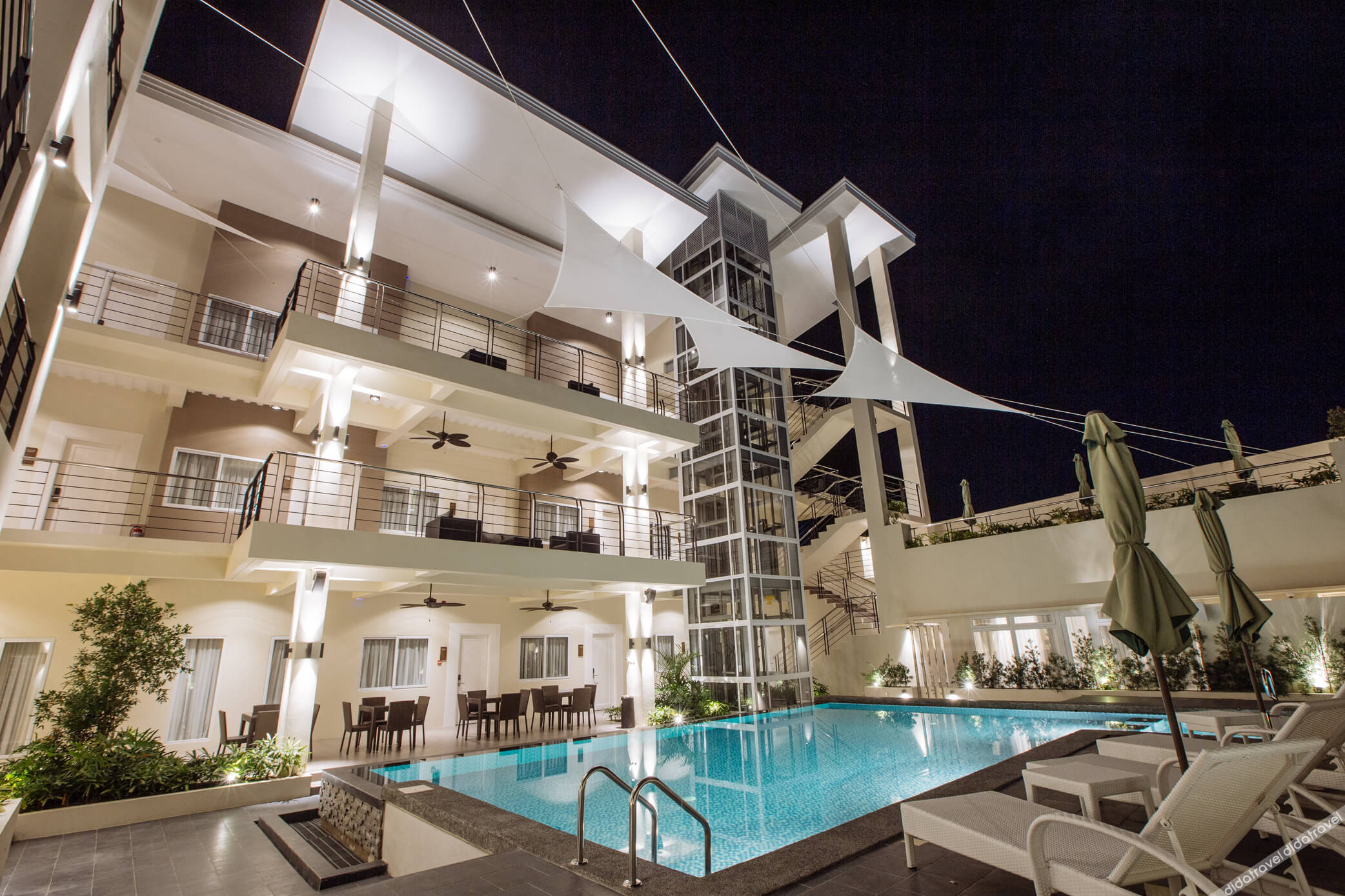 Rovira Suites 3*