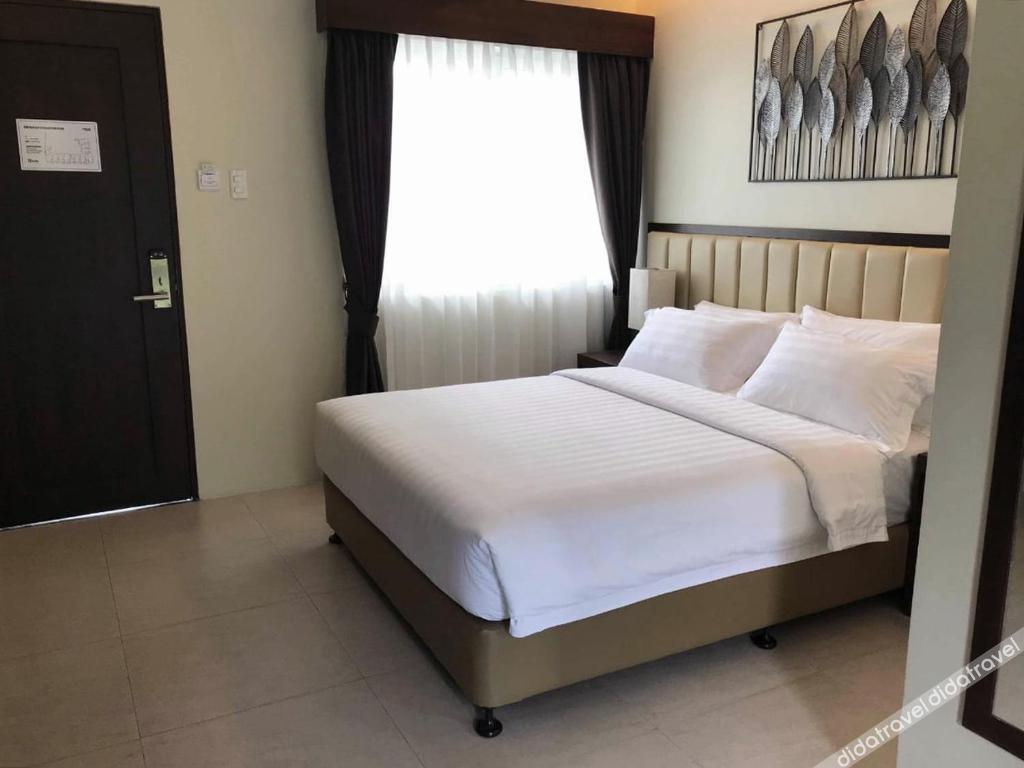Rovira Suites 3*