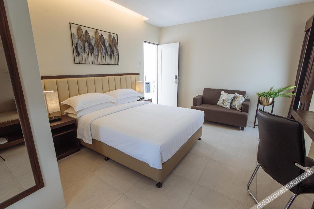 Rovira Suites 3*