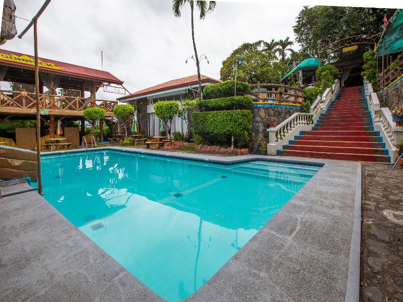 OYO 588 Sunrock Resort 2*