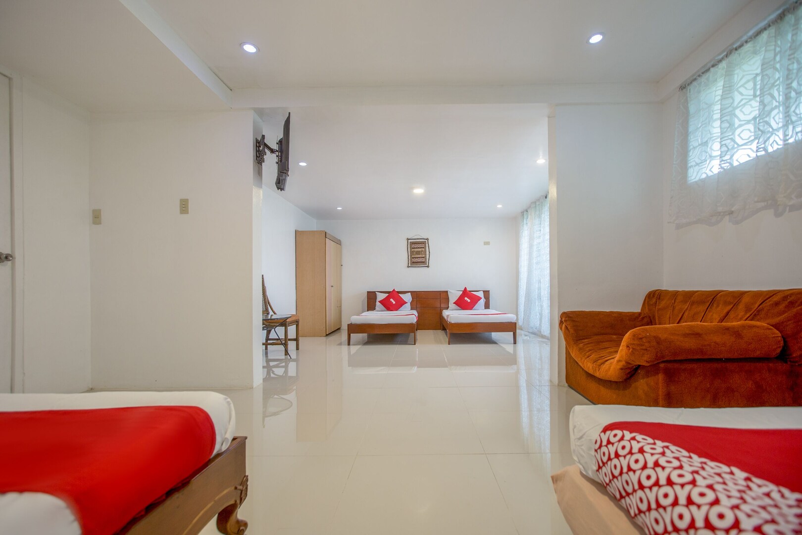 OYO 588 Sunrock Resort 2*