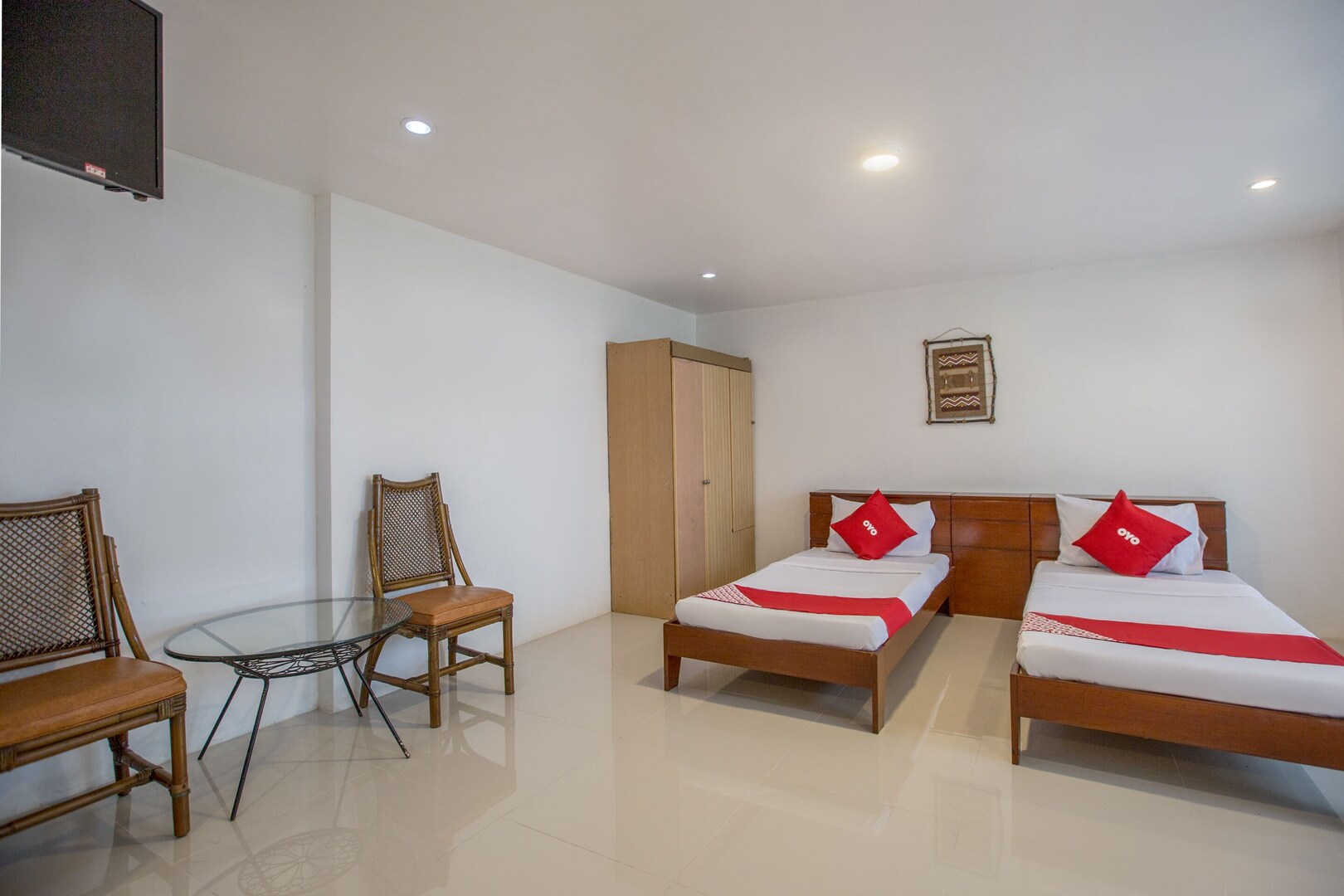 OYO 588 Sunrock Resort 2*