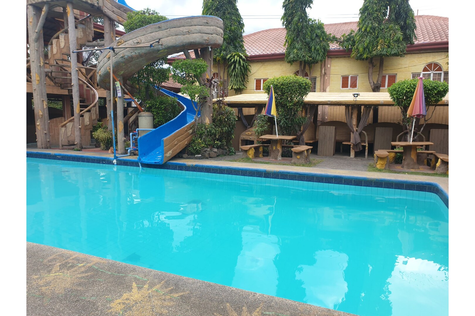 OYO 588 Sunrock Resort 2*