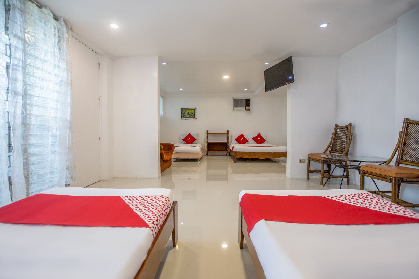 OYO 588 Sunrock Resort 2*