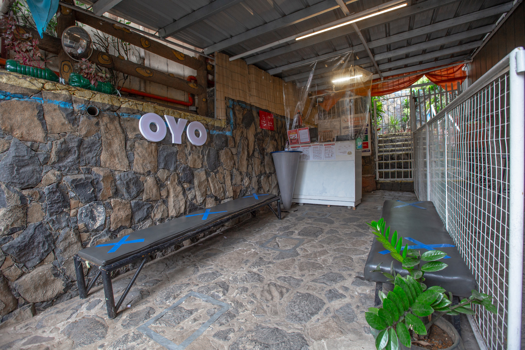 OYO 588 Sunrock Resort 2*