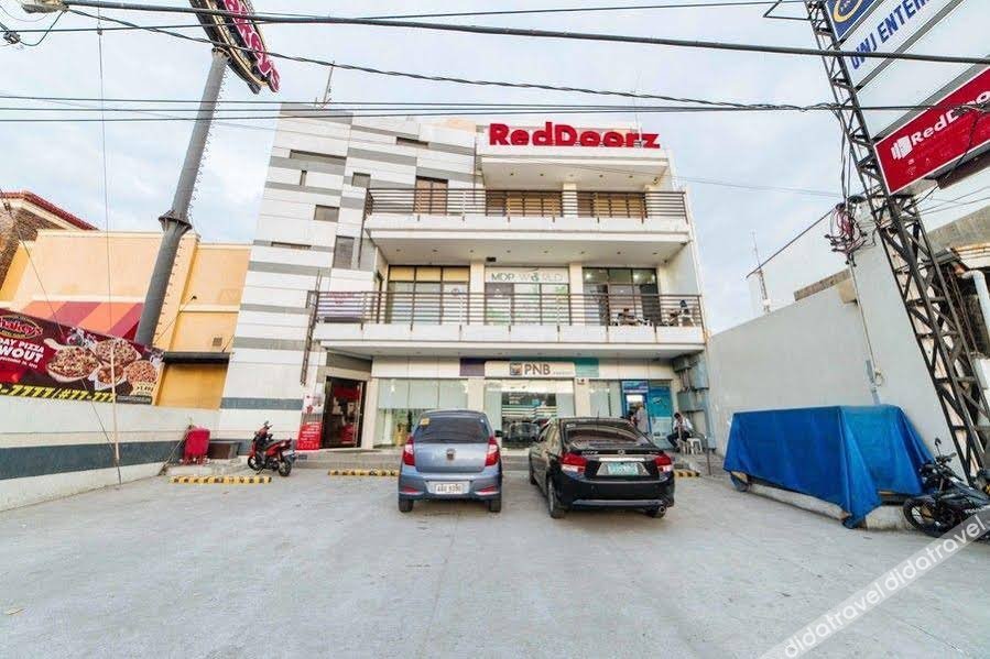 RedDoorz near Angeles University Foundation 2*
