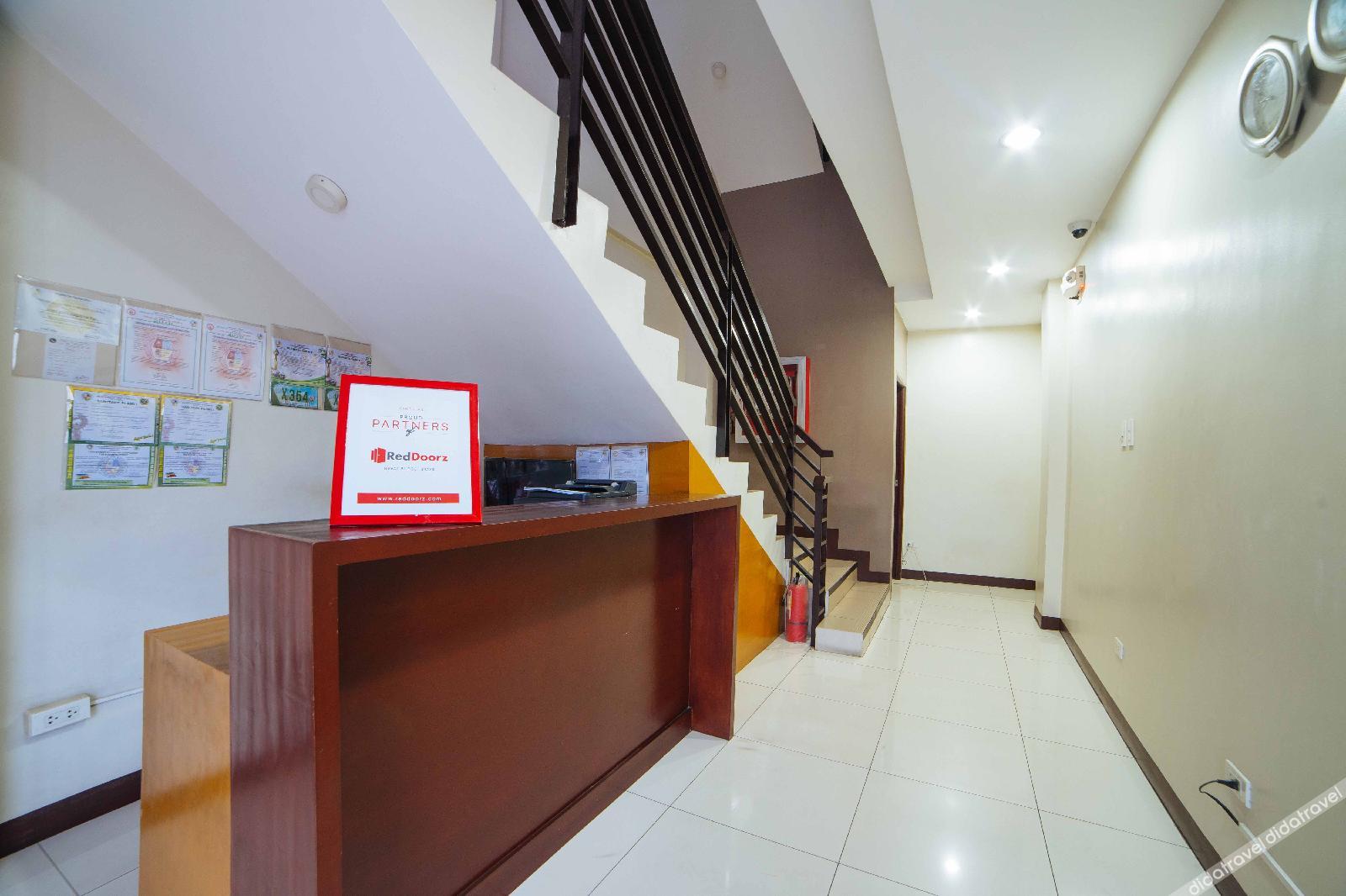RedDoorz near Angeles University Foundation 2*