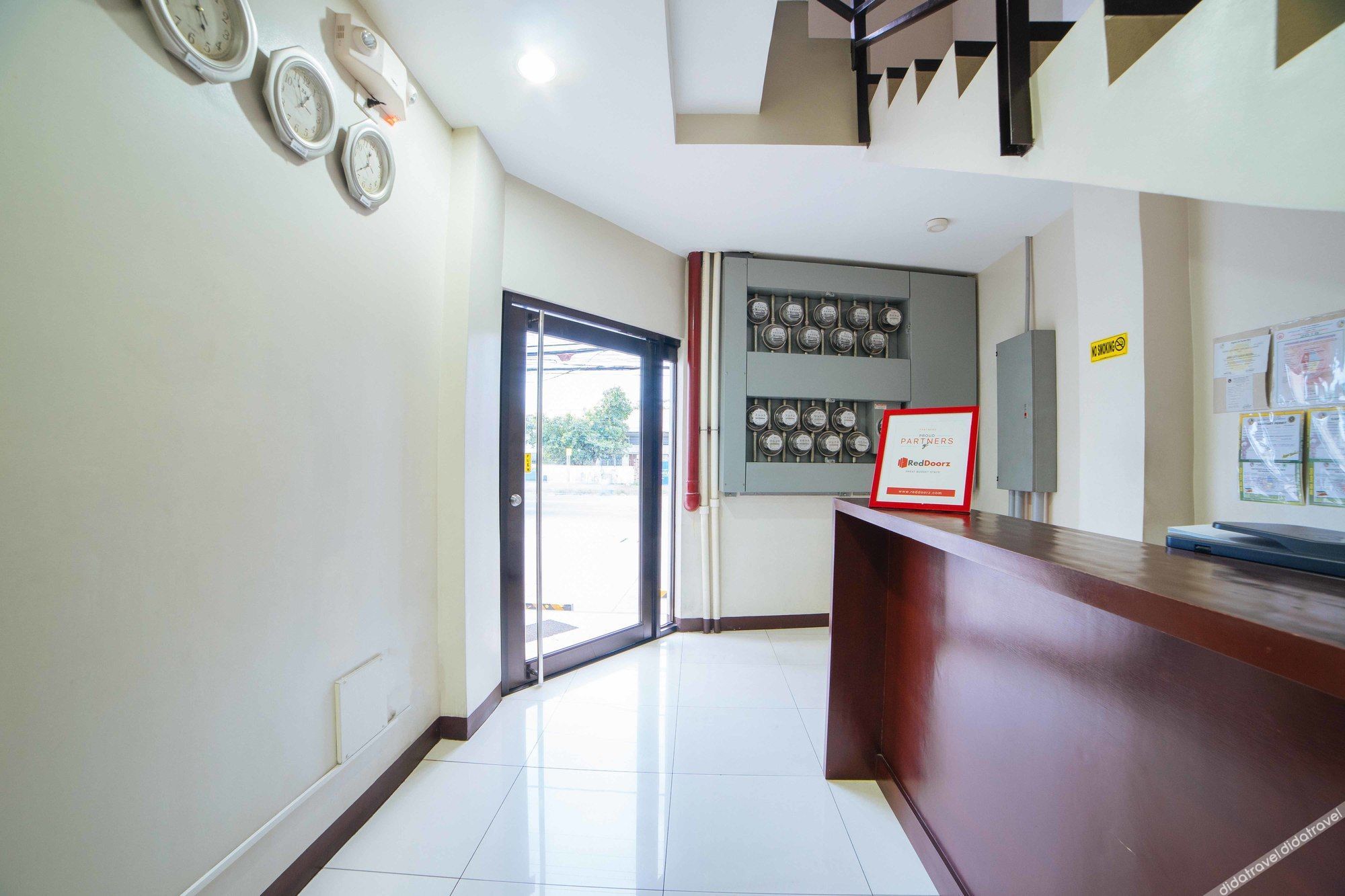 RedDoorz near Angeles University Foundation 2*