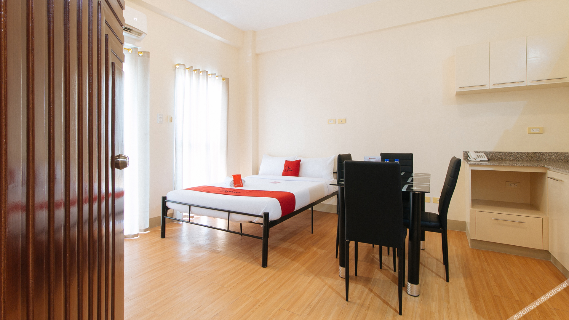 RedDoorz Plus @ Alpina Heights Paranaque 2*