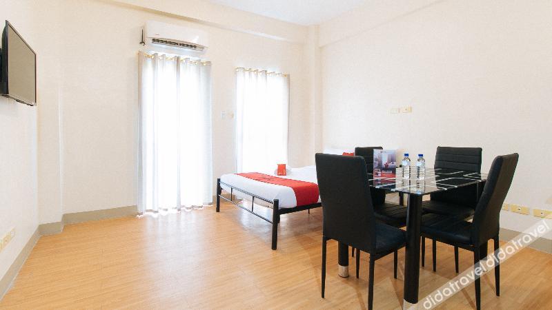 RedDoorz Plus @ Alpina Heights Paranaque 2*