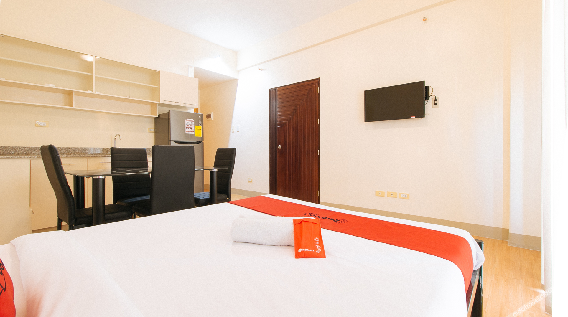 RedDoorz Plus @ Alpina Heights Paranaque 2*