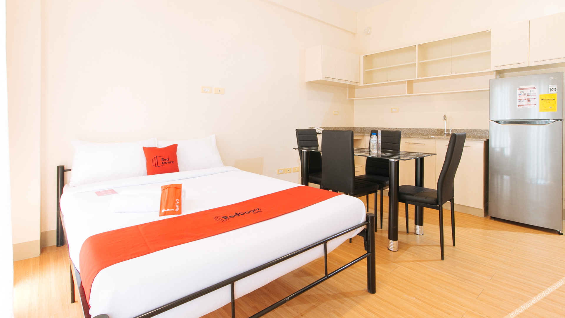 RedDoorz Plus @ Alpina Heights Paranaque 2*