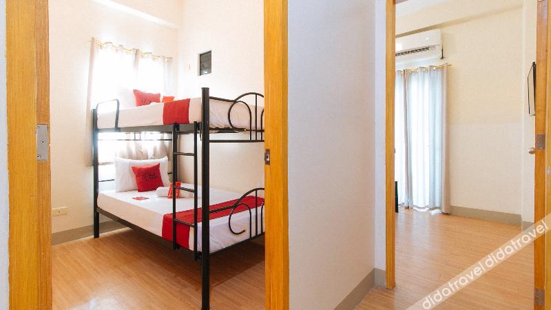 RedDoorz Plus @ Alpina Heights Paranaque 2*
