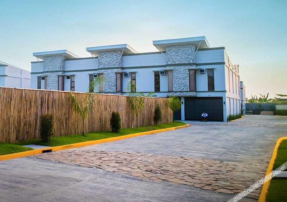 Sky Hotel Pampanga 3*