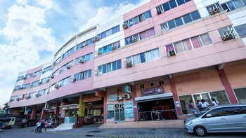 Ekonumi Rooms at Benrosi Plaza 3*
