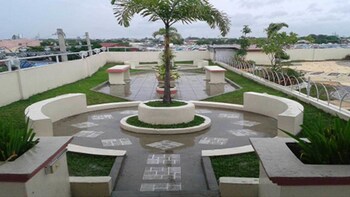 Ekonumi Rooms at Benrosi Plaza 3*