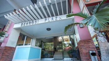 Ekonumi Rooms at Benrosi Plaza 3*
