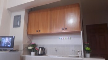 Ekonumi Rooms at Benrosi Plaza 3*