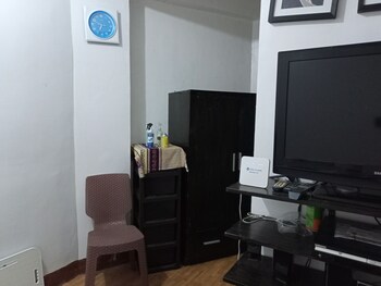 Ekonumi Rooms at Benrosi Plaza 3*