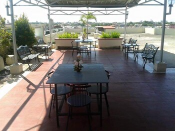 Ekonumi Rooms at Benrosi Plaza 3*
