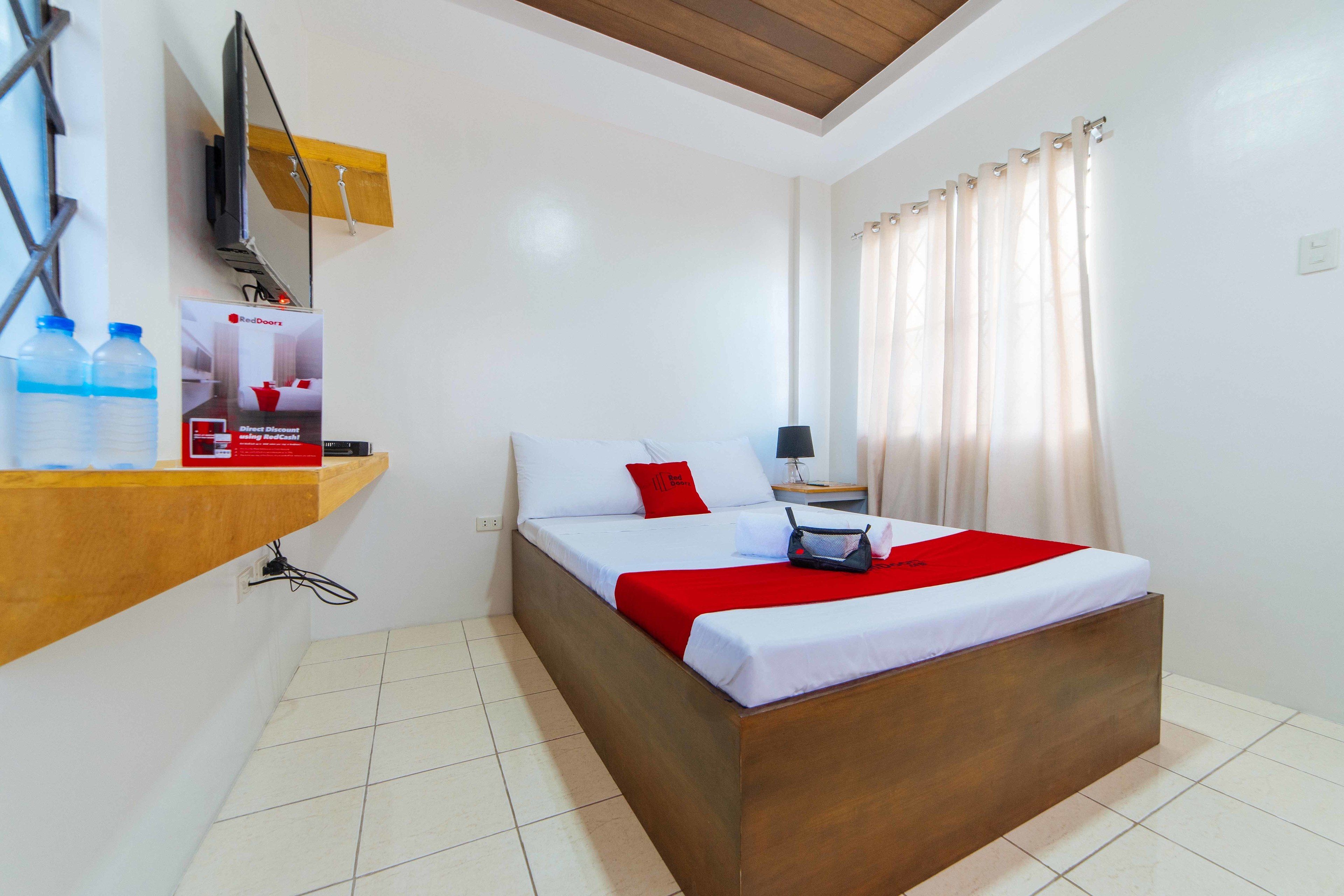 RedDoorz Plus @ Sindalan San Fernando City 3*