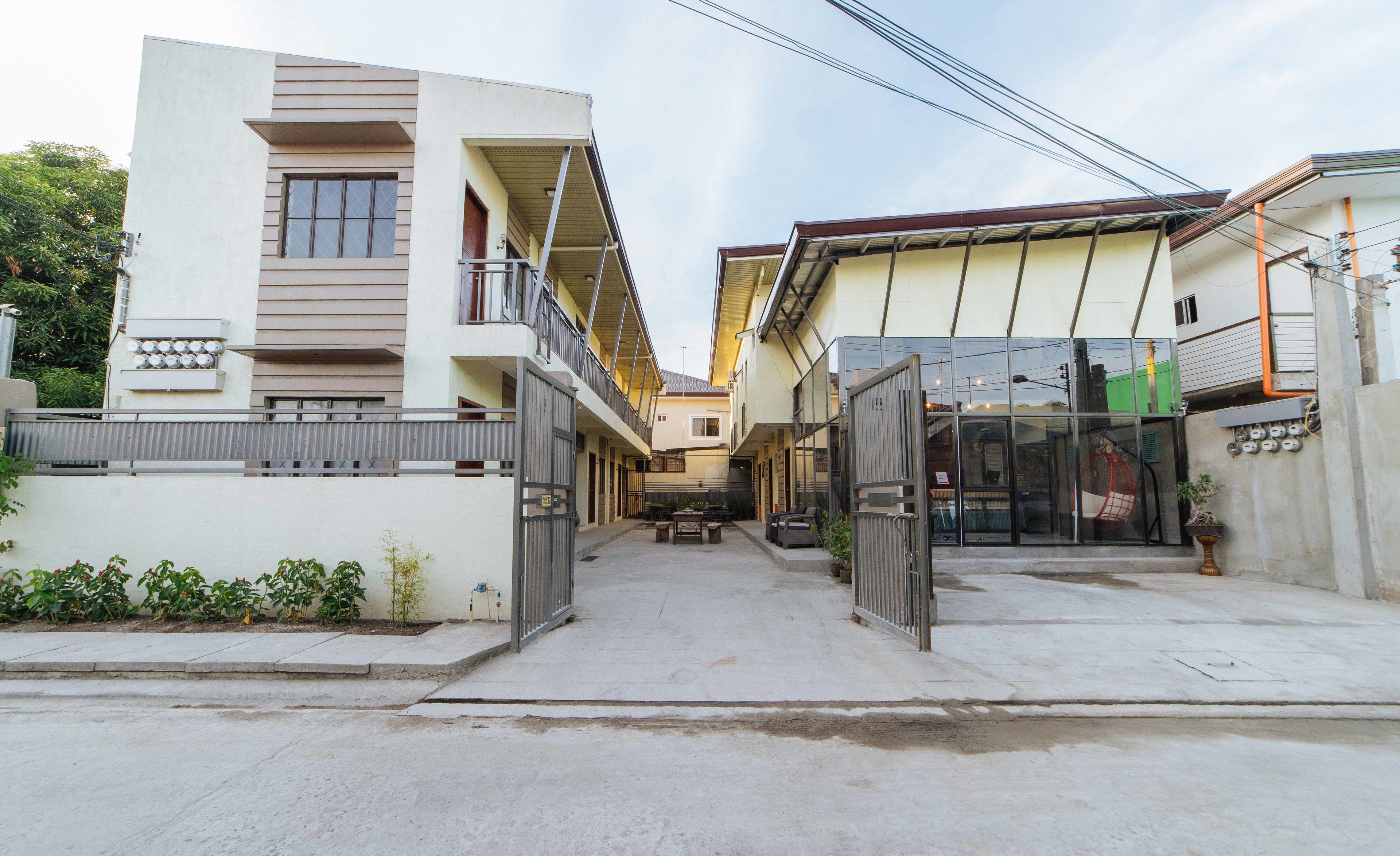 RedDoorz Plus @ Sindalan San Fernando City 3*