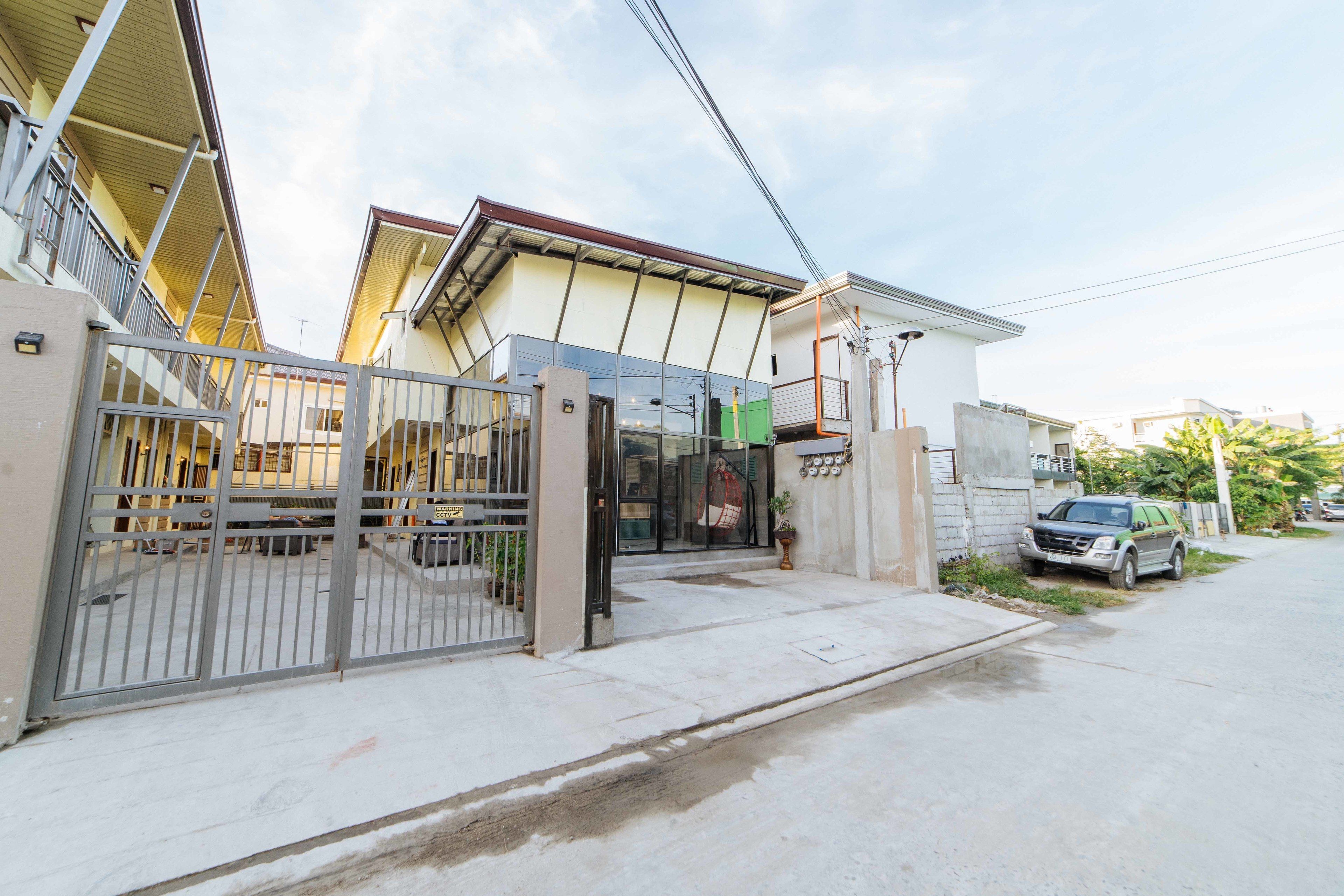 RedDoorz Plus @ Sindalan San Fernando City 3*