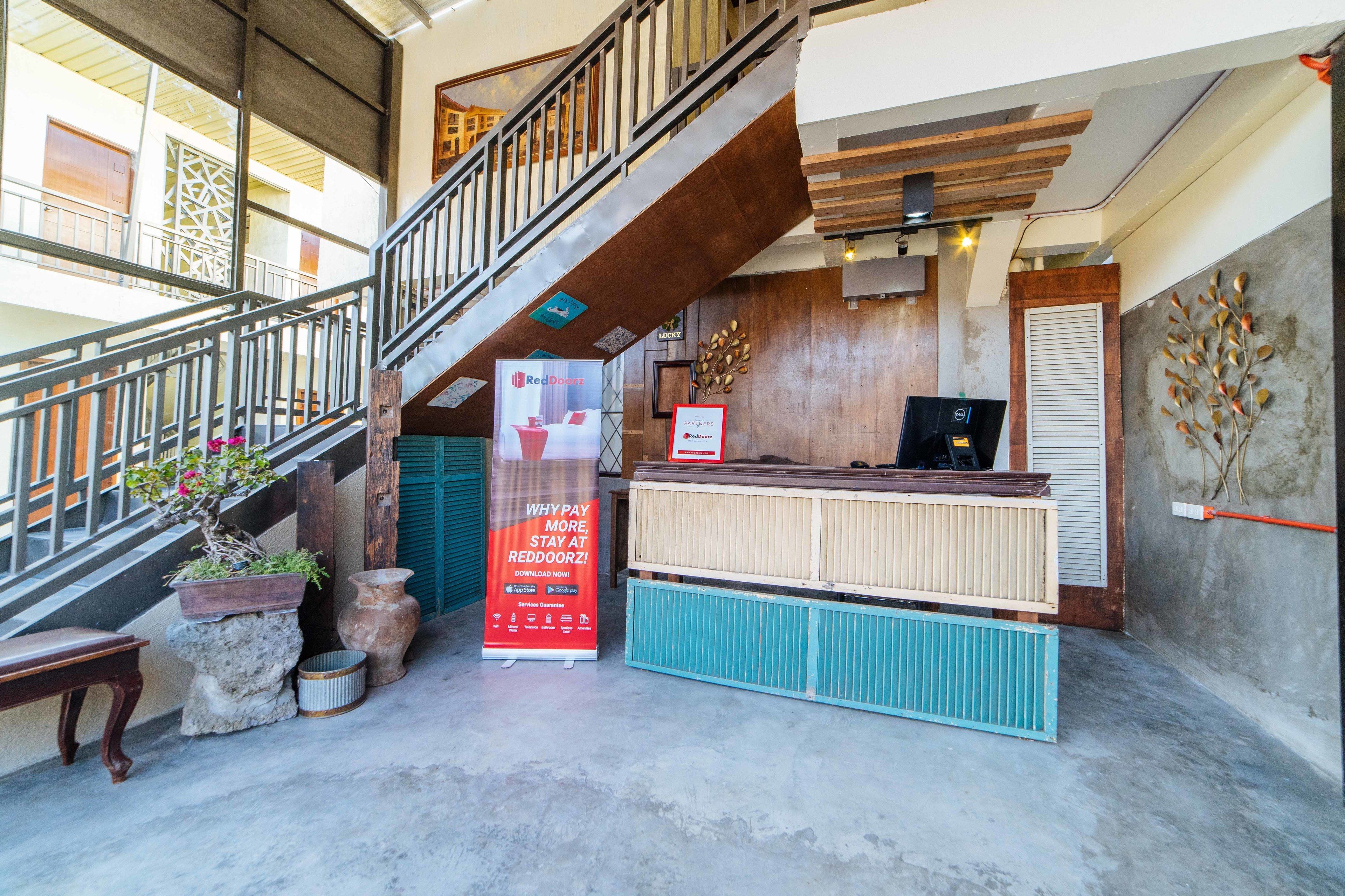 RedDoorz Plus @ Sindalan San Fernando City 3*