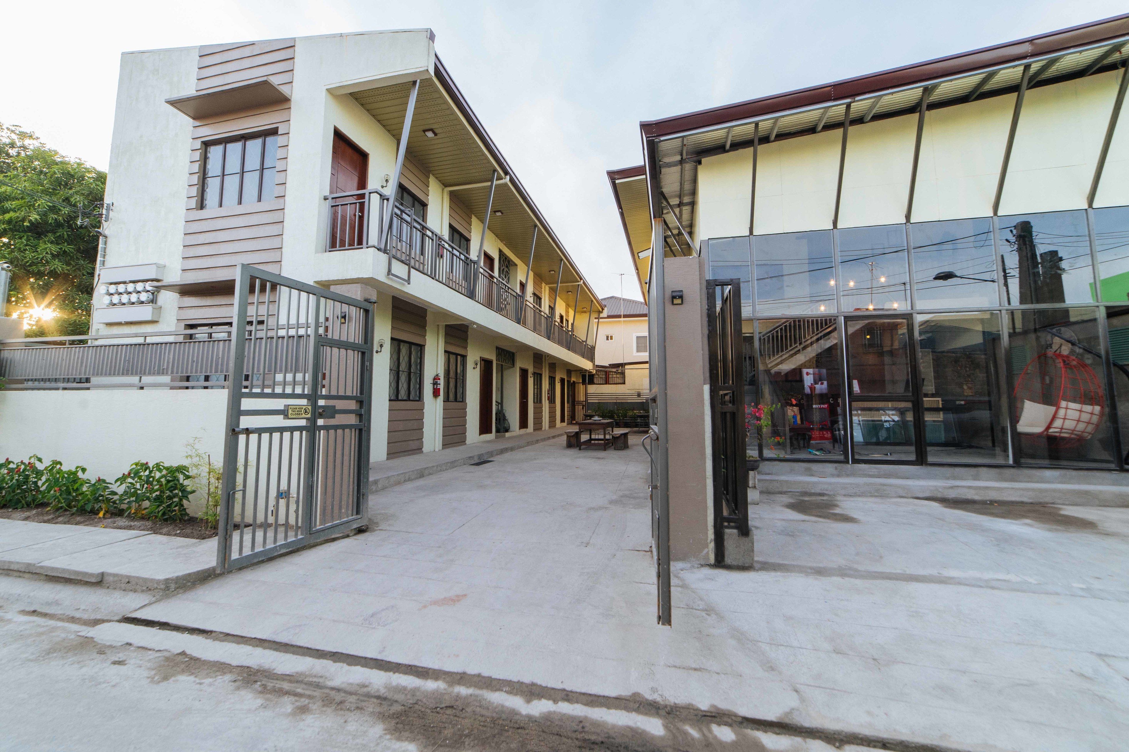 RedDoorz Plus @ Sindalan San Fernando City 3*