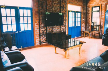 Malagos Garden Resort 4*