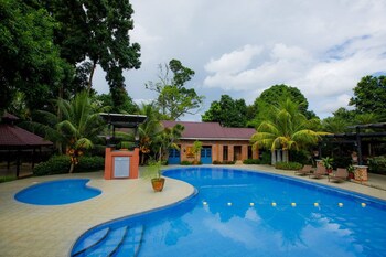 Malagos Garden Resort 4*