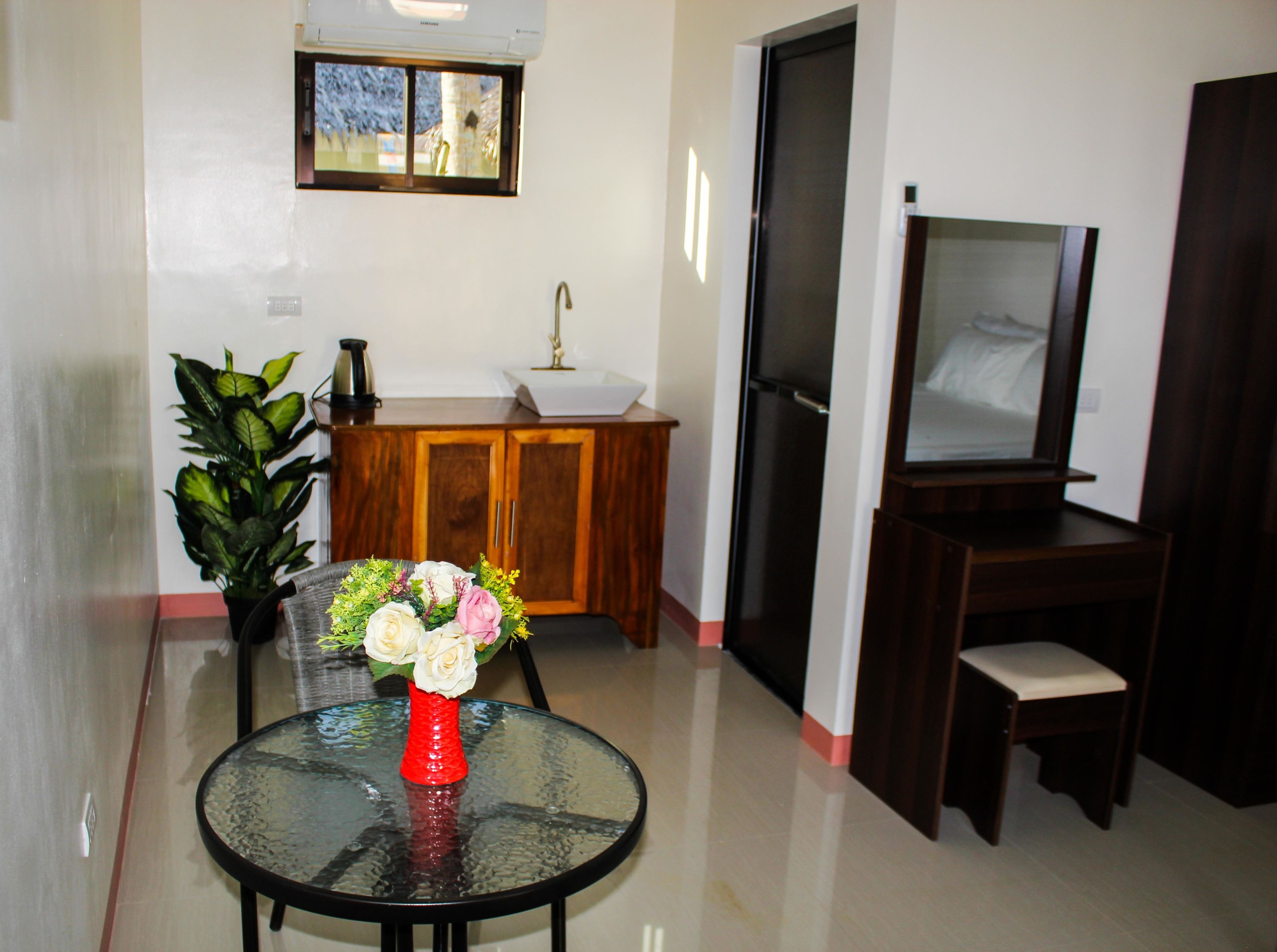 Aloha Seaside  Resort 3*