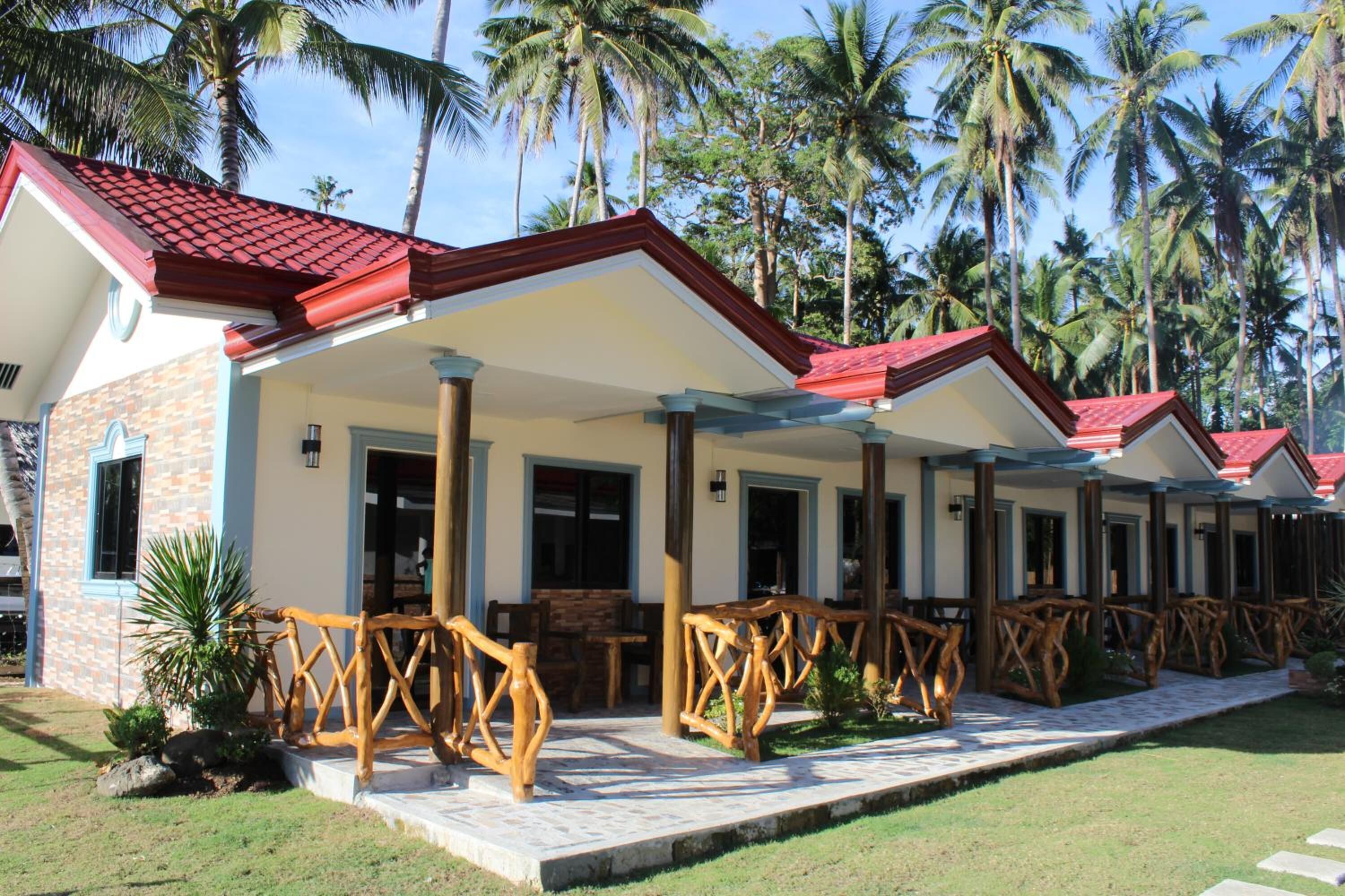 Aloha Seaside  Resort 3*